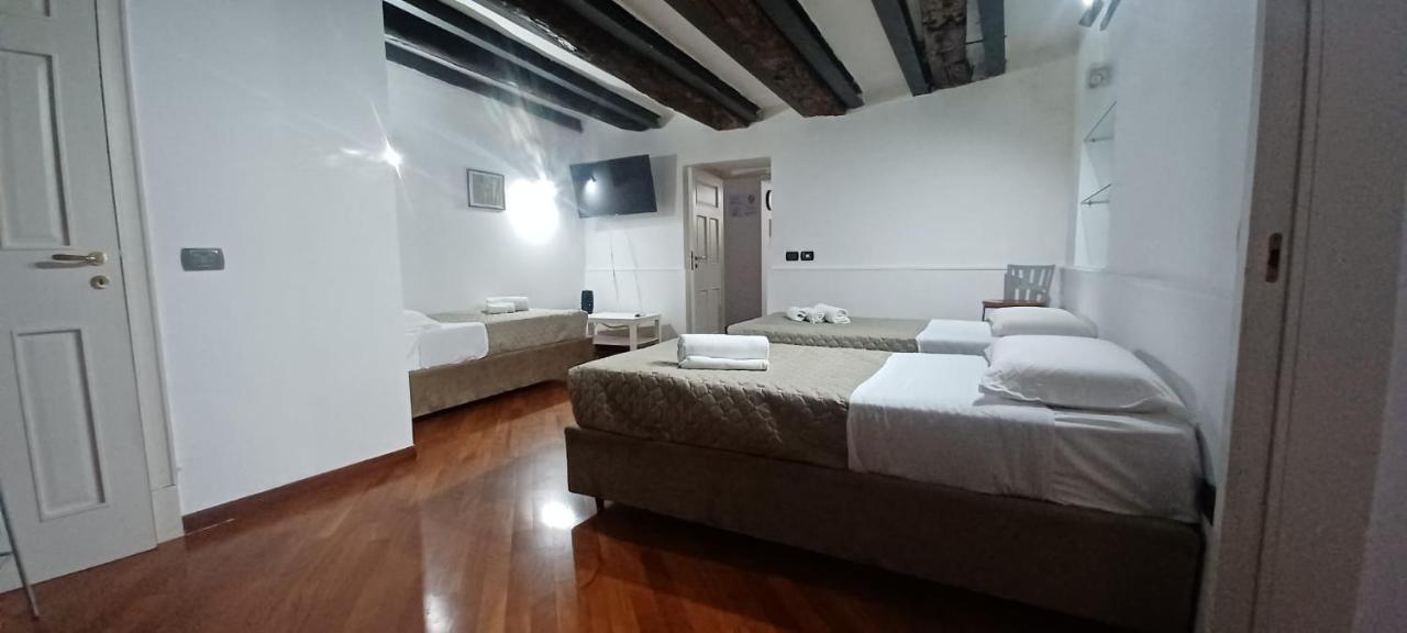 Residenza Nunziatella Apartment Naples Luaran gambar